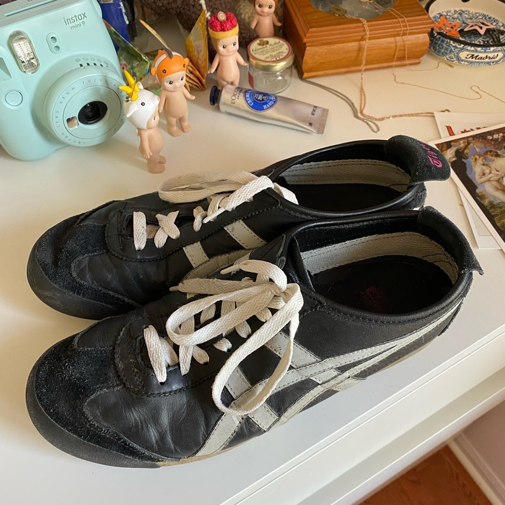 Black onitsuka tiger mexico 66